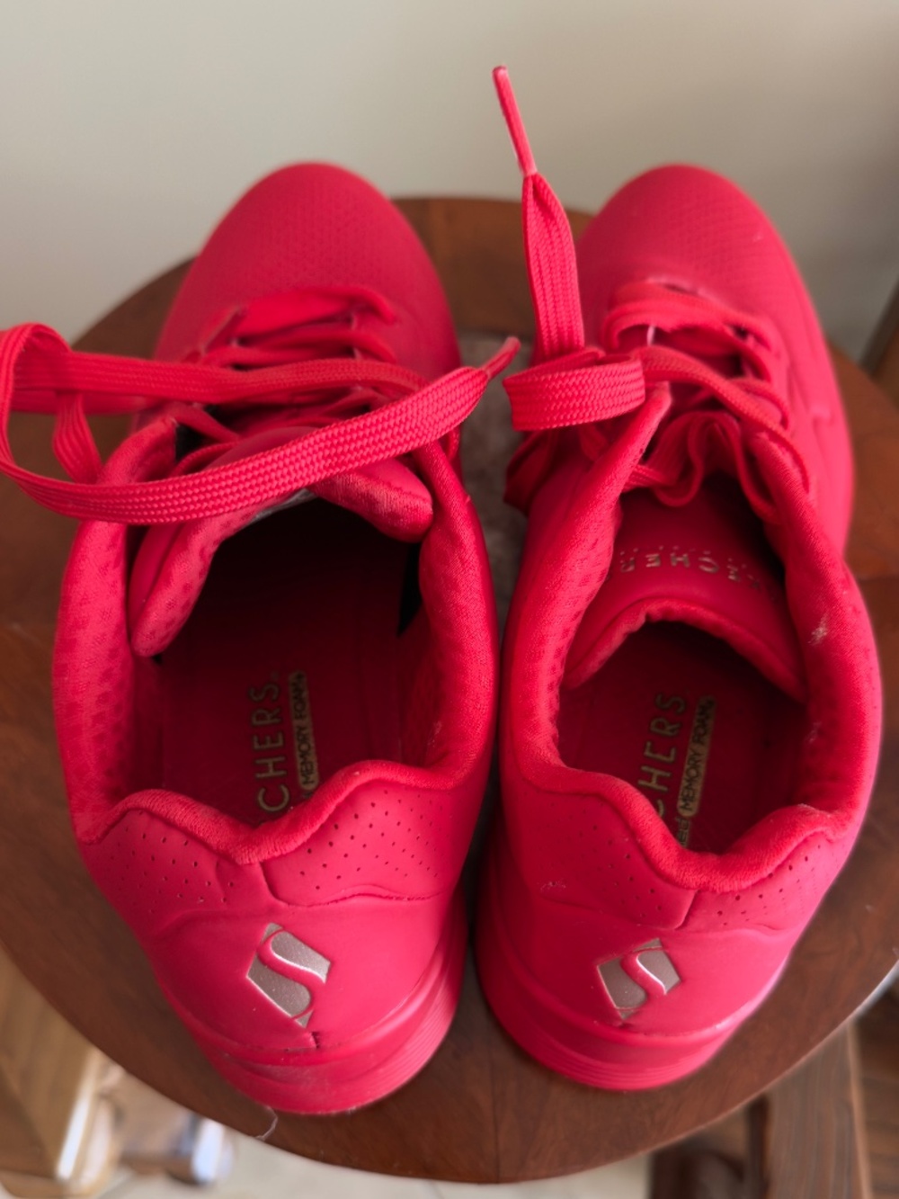 Red Skechers UNO Women's size 8.5